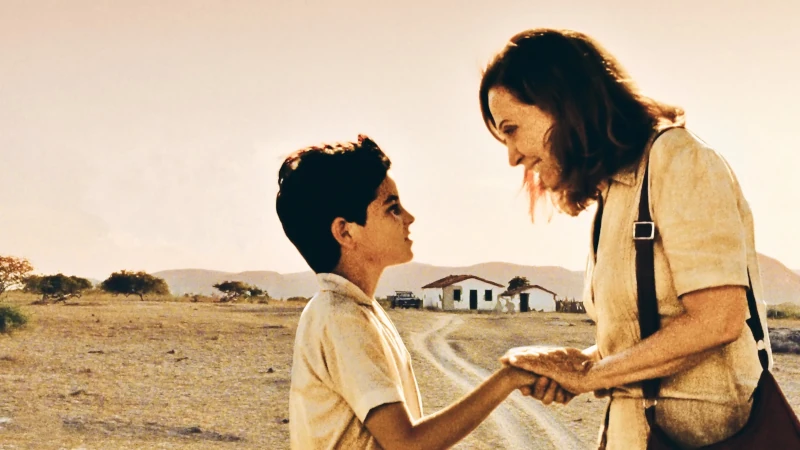 Cena final de Central do Brasil com Dora e Josué em momento de despedida