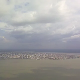 Belém do Pará vista do alto: cidade amazônica que sediará a COP30, símbolo do Éden moderno.