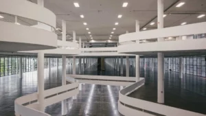 O Viandante Imóvel: A 36ª Bienal de São Paulo e a Prática do Humano