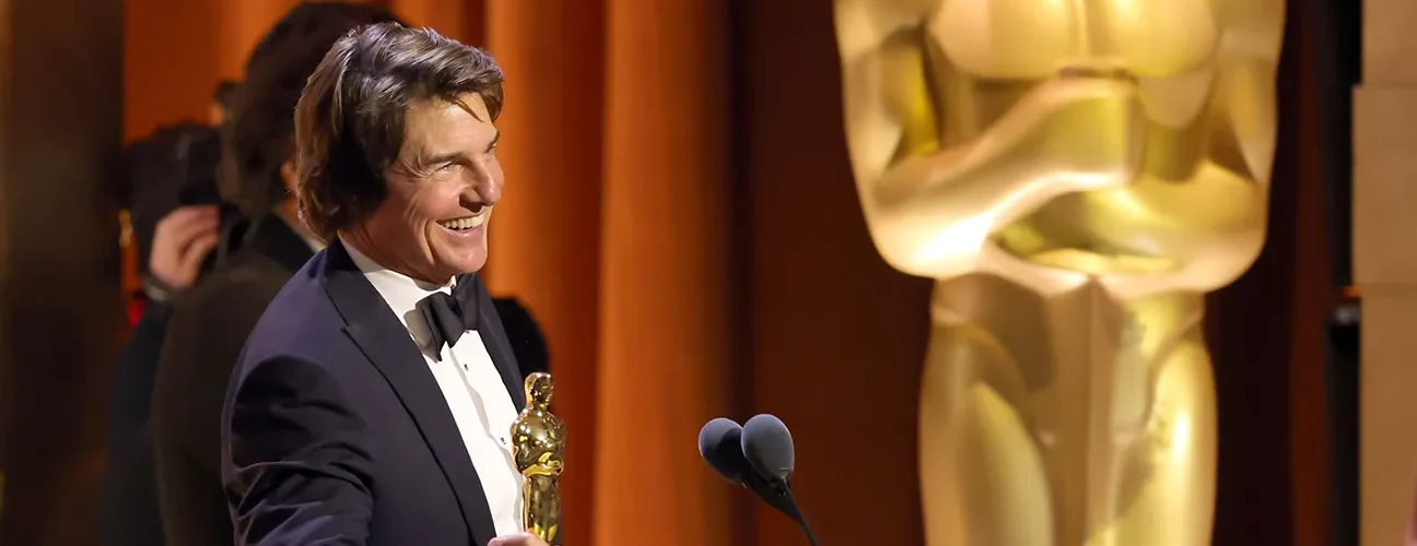 Tom Cruise recebe o Oscar Honorário pelo conjunto da obra durante a cerimônia dos Governors Awards em 16 de novembro de 2025