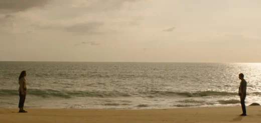 Cena do filme Socorro (2026), de Sam Raimi, com Rachel McAdams em ambiente de tensão corporativa