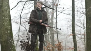 A Caça (2012) — Um Retrato Dilacerante da Injustiça Coletiva 10 A Caça (2012) — Um Retrato Dilacerante da Injustiça Coletiva