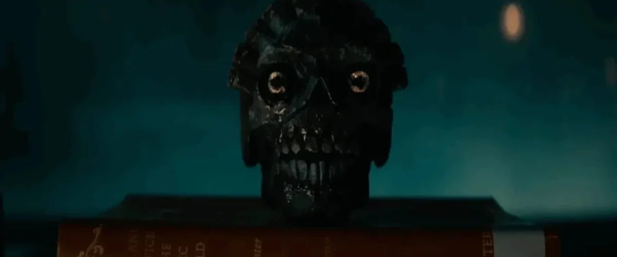 Apito da morte asteca usado no filme Som da Morte, objeto amaldiçoado ligado à narrativa do terror contemporâneo