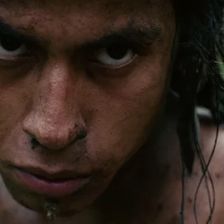 Close-up de Garra de Jaguar em Apocalypto (2006), filme de Mel Gibson