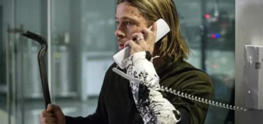 Brad Pitt em Guerra Mundial Z durante cena em que Gerry Lane fala ao telefone em meio ao colapso