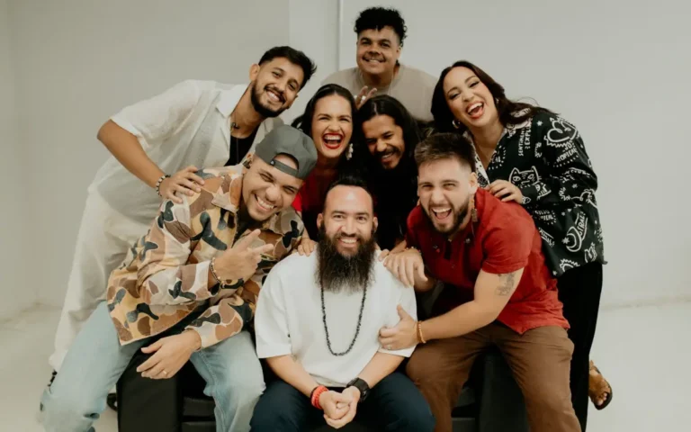 Integrantes do Coletivo Candiero em foto promocional, grupo responsável pela música Auê no gospel brasileiro