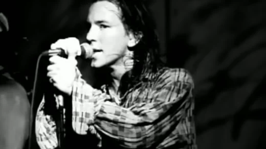 Eddie Vedder cantando Alive em apresentação do Pearl Jam