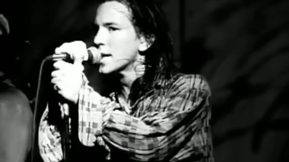Eddie Vedder cantando Alive em apresentação do Pearl Jam