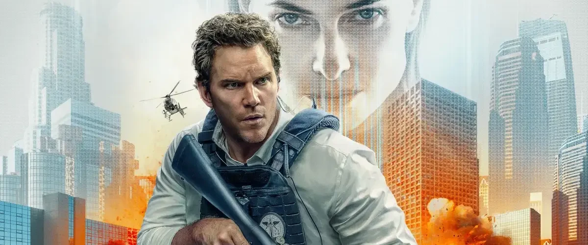 Cena de Justiça Artificial (2026) mostrando tribunal com IA e protagonista em perseguição