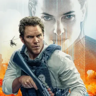 Cena de Justiça Artificial (2026) mostrando tribunal com IA e protagonista em perseguição