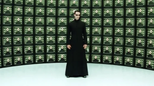 Cena de Matrix Reloaded (2003) representando a hipótese da simulação e o controle sistêmico.