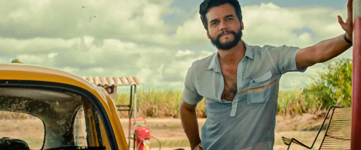 Cena do filme O Agente Secreto exibido na Semana do Cinema 2026 com ingressos promocionais no Brasil