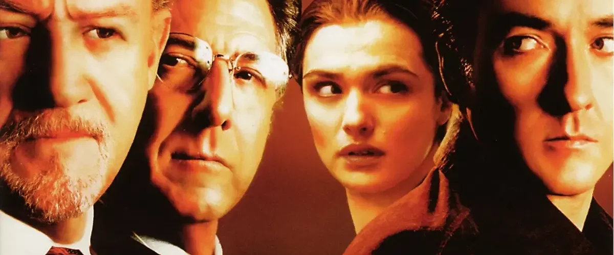 Elenco principal do filme O Júri (2003) em imagem promocional com foco dramático