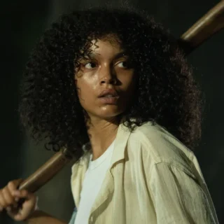Whitney Peak em Olho por Olho (2025), terror psicológico do HBO Max