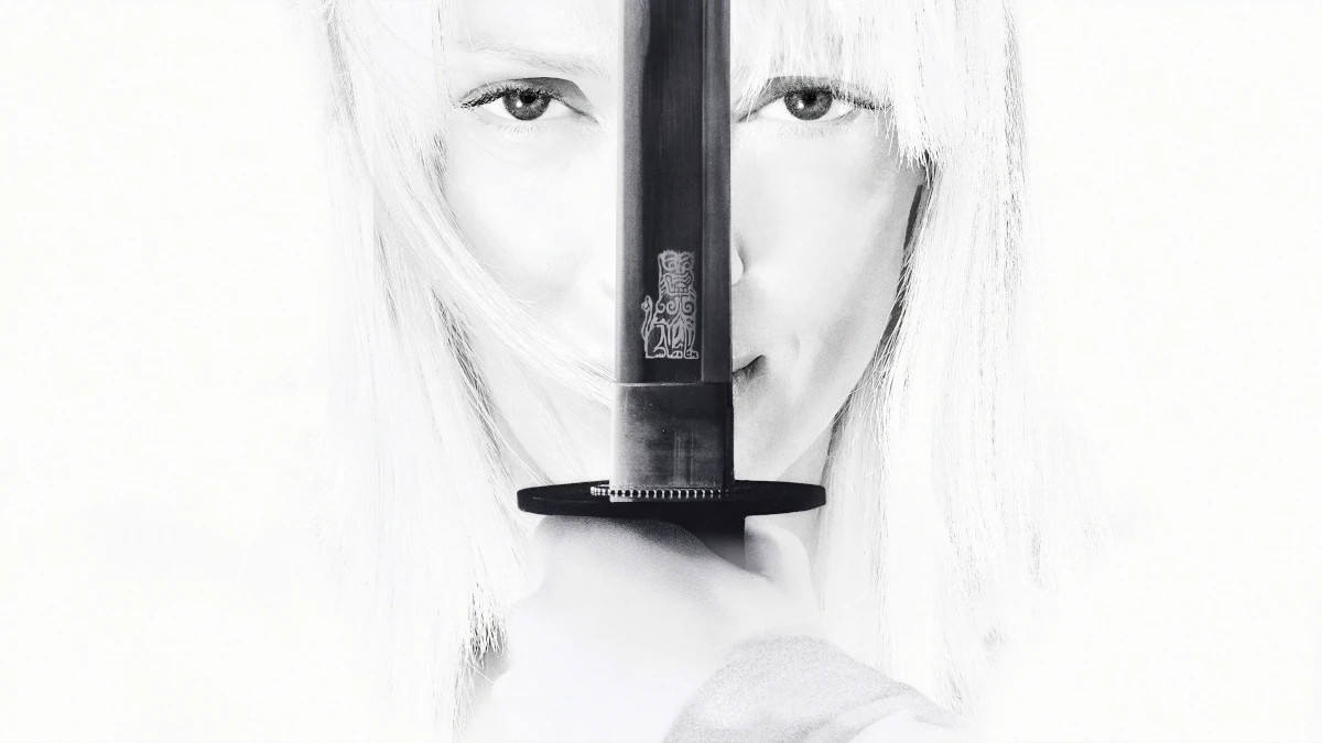 Beatrix Kiddo segurando katana em Kill Bill The Whole Bloody Affair