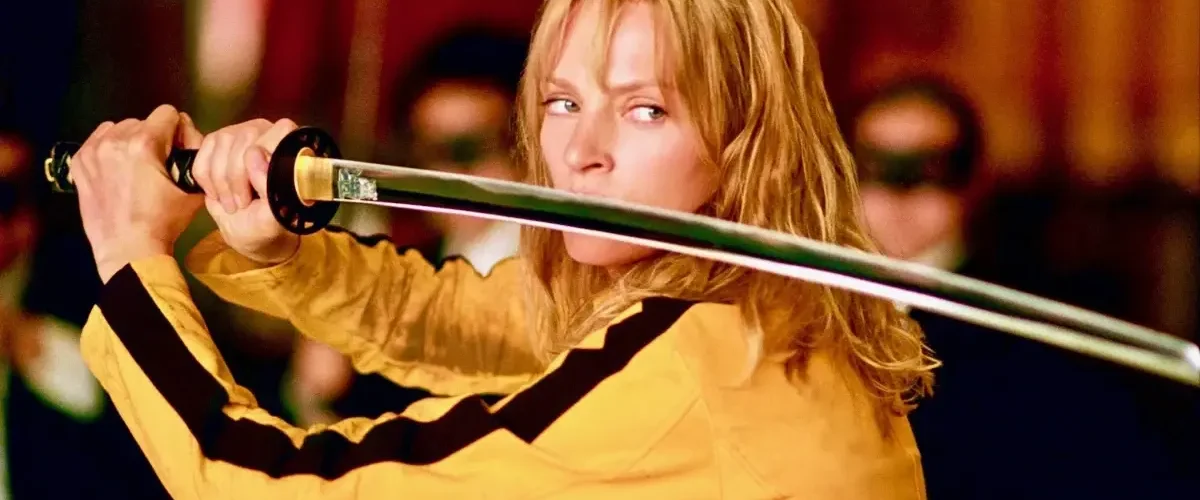 A Noiva (Uma Thurman) com katana em Kill Bill Volume 1