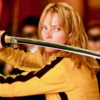 A Noiva (Uma Thurman) com katana em Kill Bill Volume 1