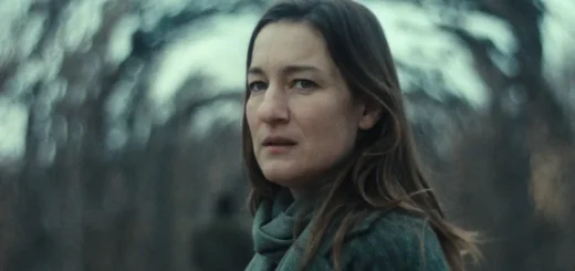 Marie Leuenberger como Julia no filme Mother’s Baby de Johanna Moder