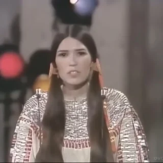 Sacheen Littlefeather recusando o Oscar de Marlon Brando na cerimônia do Oscar de 1973