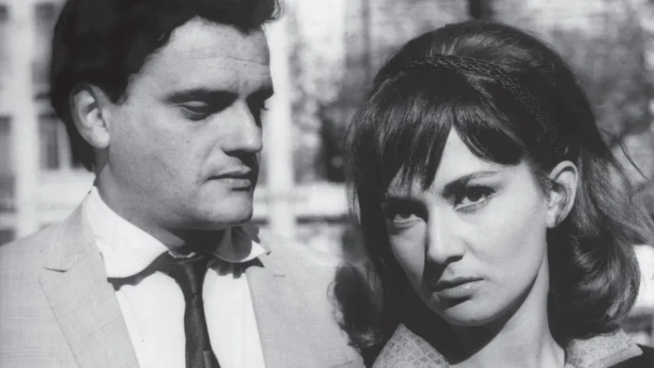 Walmor Chagas e Eva Wilma em cena do filme São Paulo Sociedade Anônima (1965), de Luiz Sérgio Person