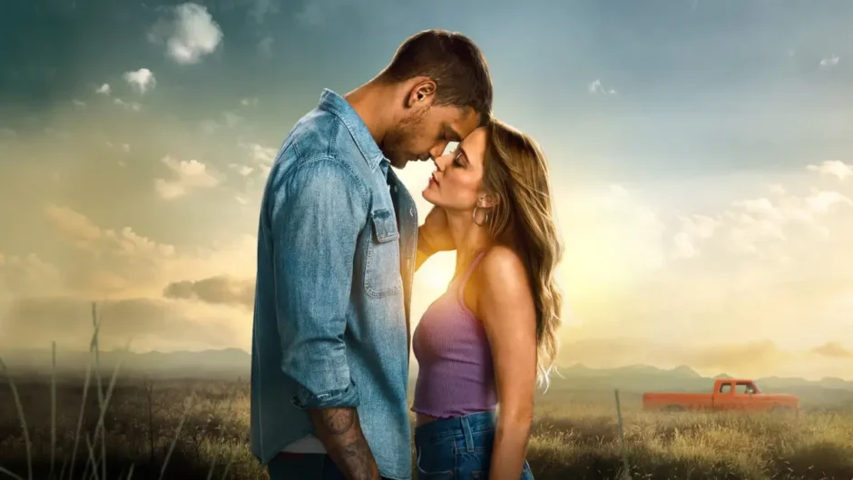 Casal em cena romântica no filme Uma Segunda Chance (2026), adaptação de Colleen Hoover ambientada no interior dos Estados Unidos