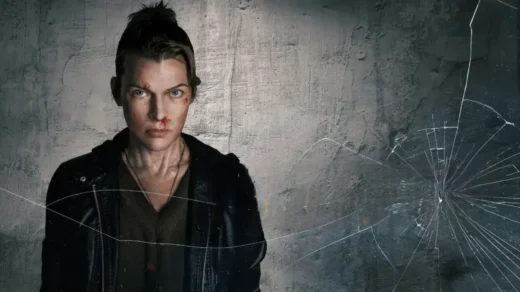 Milla Jovovich ferida encara a câmera em cena do filme Vingadora 2026