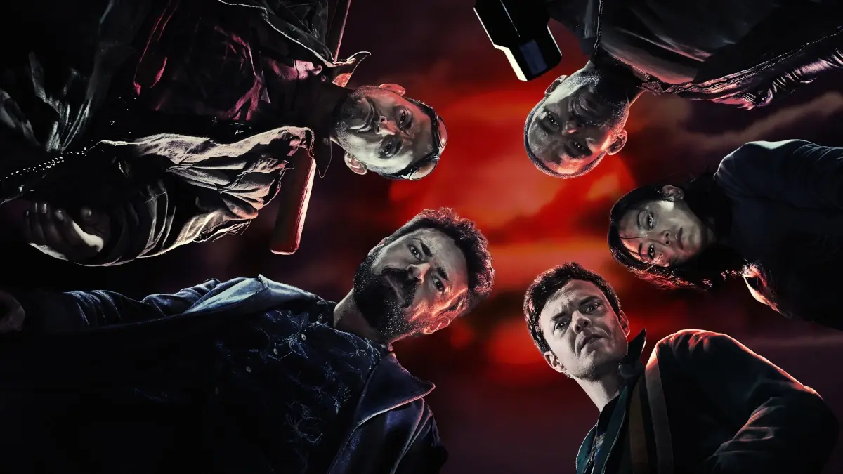The Boys é sobre fascismo? Uma análise além dos super-heróis 1 Personagens da série The Boys olhando para baixo em cena com fundo vermelho, simbolizando poder e tensão