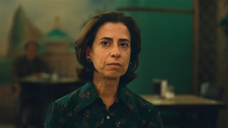Fernanda Torres em cena do filme Ainda Estou Aqui de Walter Salles