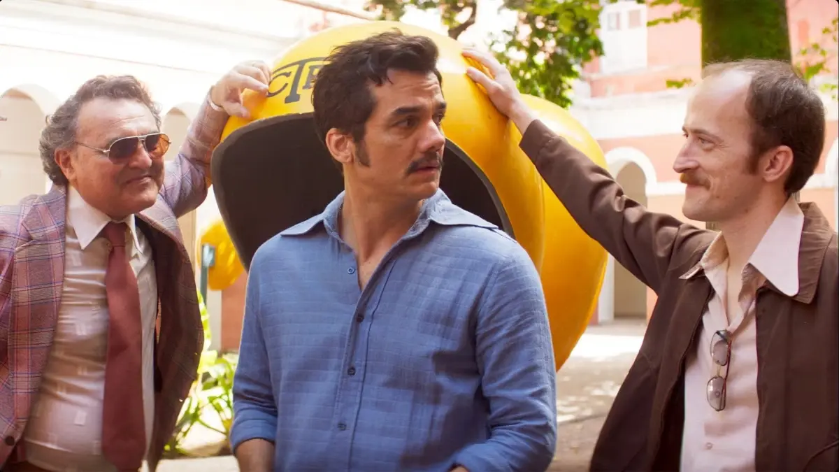 Wagner Moura em cena do filme O Agente Secreto dirigido por Kleber Mendon&ccedil;a Filho