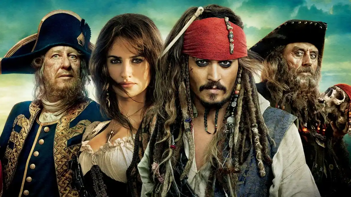 Johnny Depp como Jack Sparrow em Piratas do Caribe Navegando em &Aacute;guas Misteriosas