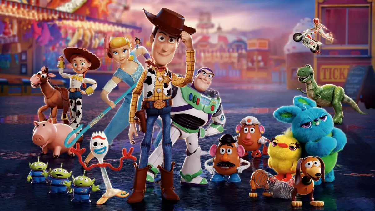 Woody, Buzz Lightyear, Bo Peep e outros personagens de Toy Story 4 em imagem promocional do filme.
