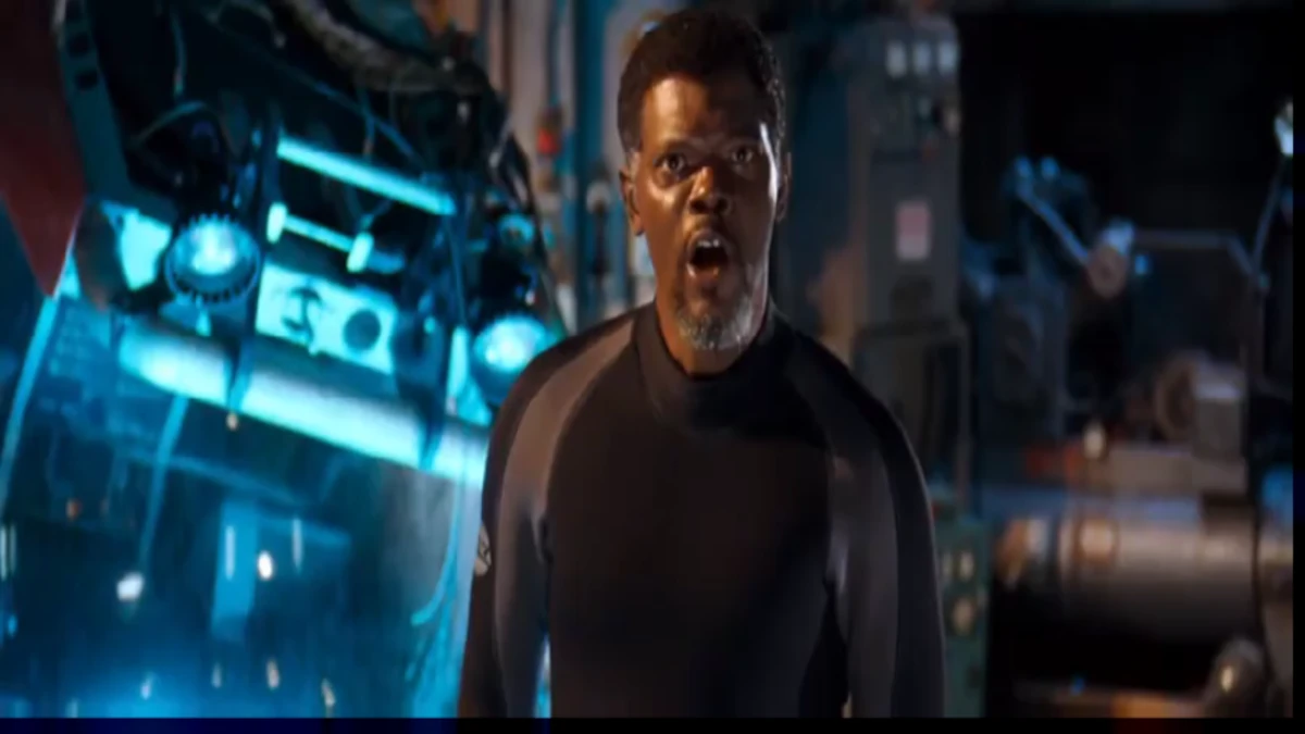 Do Fundo do Mar: Samuel L. Jackson e a arte de morrer no auge do discurso 1 Samuel L. Jackson como Russell Franklin durante seu discurso em Do Fundo do Mar